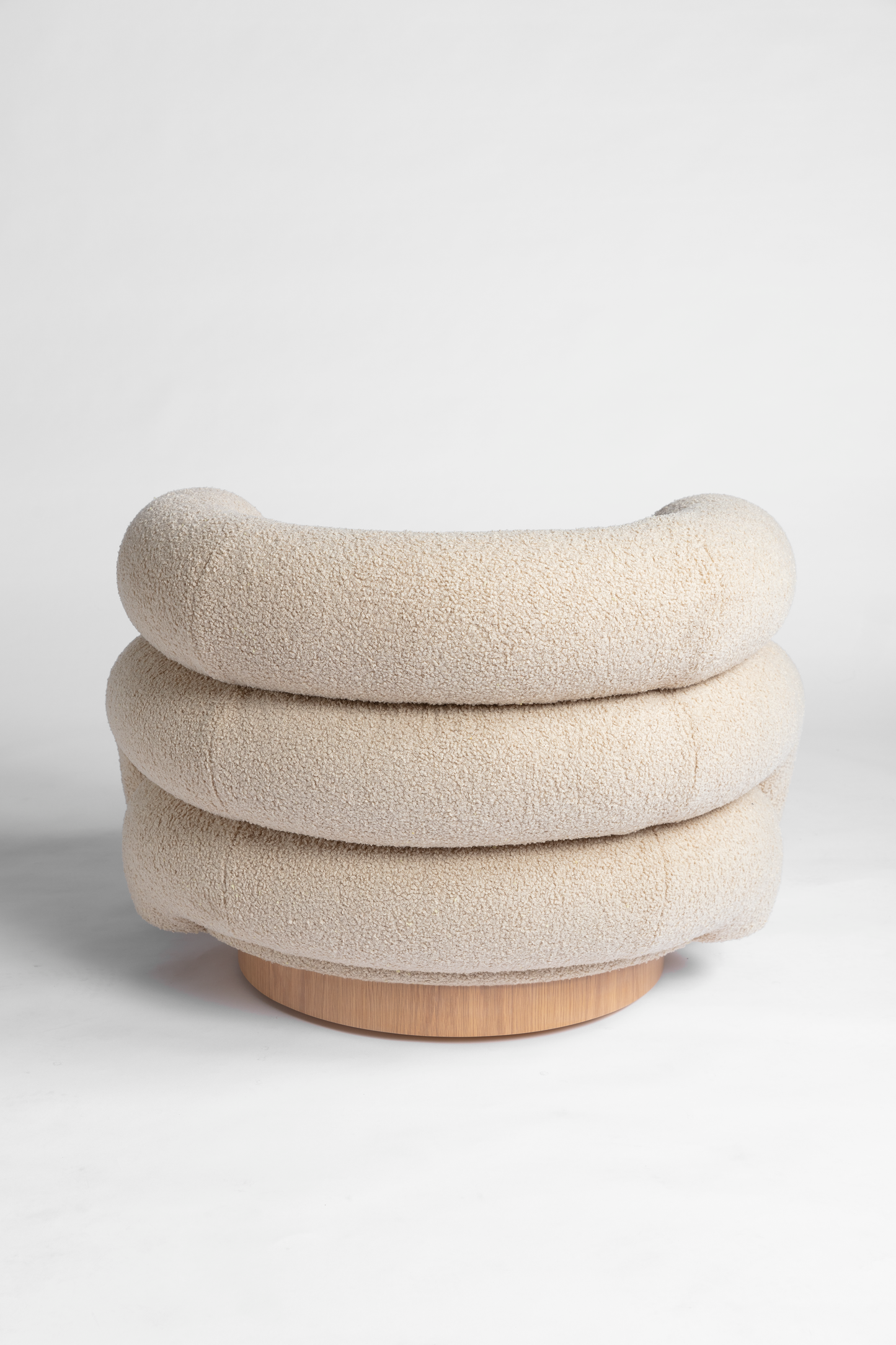 Shown in Natural Oak base with Oatmeal Sherpa body