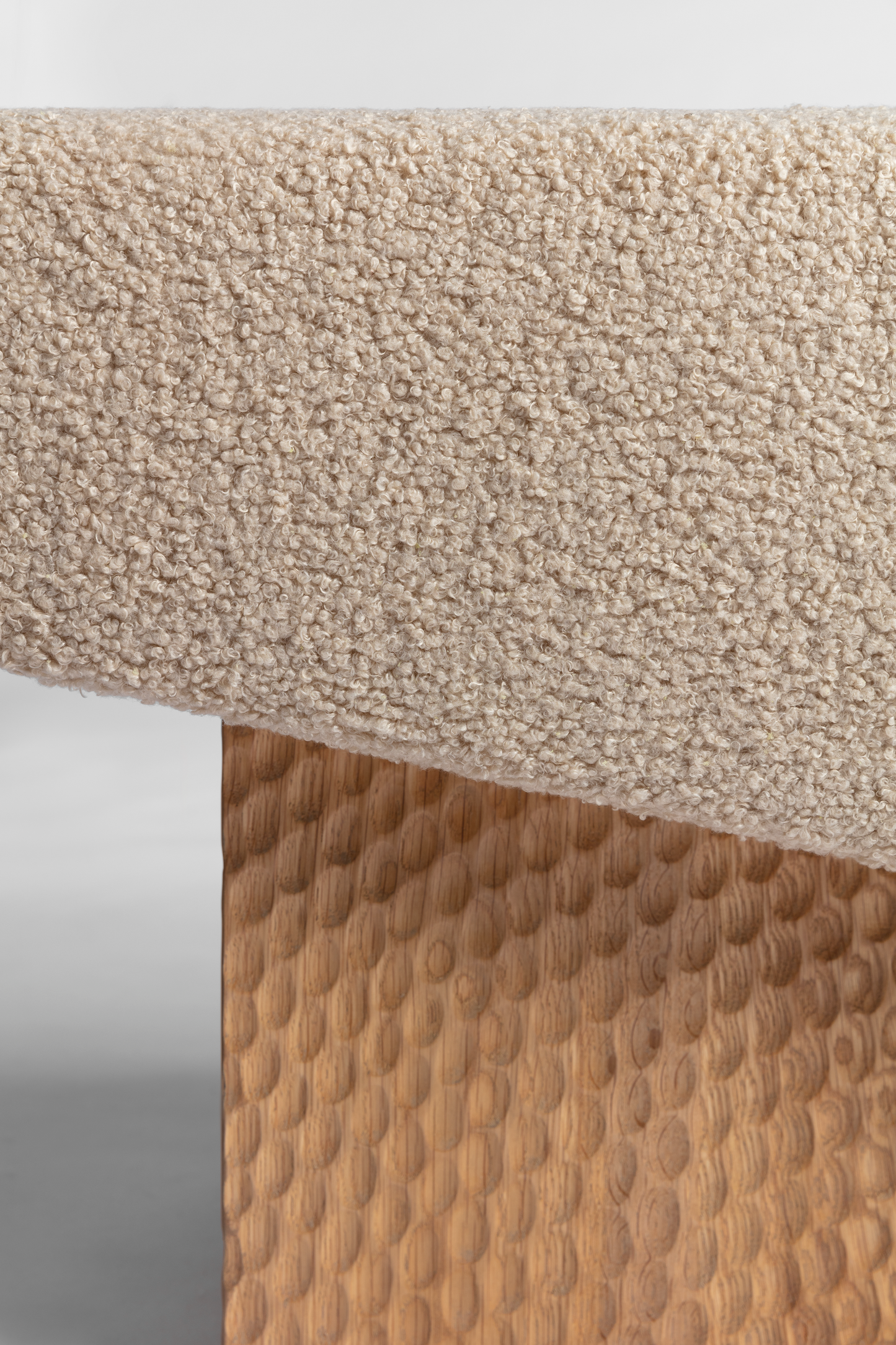 Shown in Chiseled Natural Oak base with Oatmeal Sherpa Boucle top