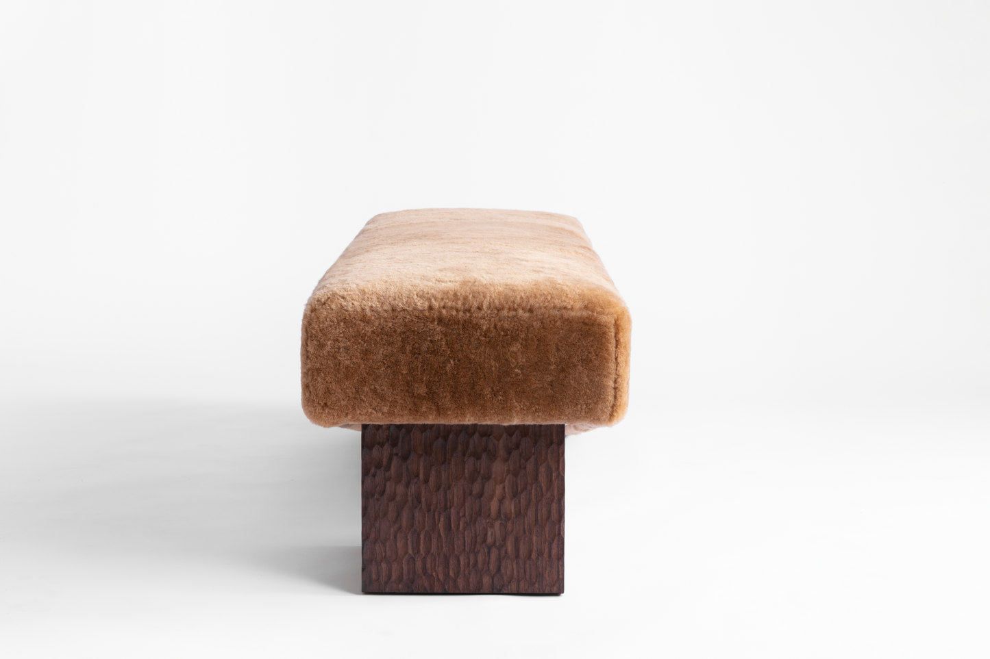 Shown in Chiseled Mocha Oak base with Nougat Shearling top