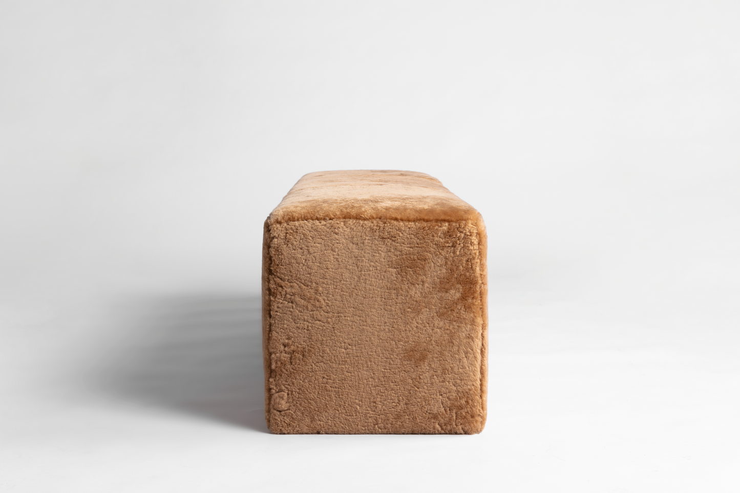 Shown in Chiseled Mocha Oak base with Nougat Shearling top