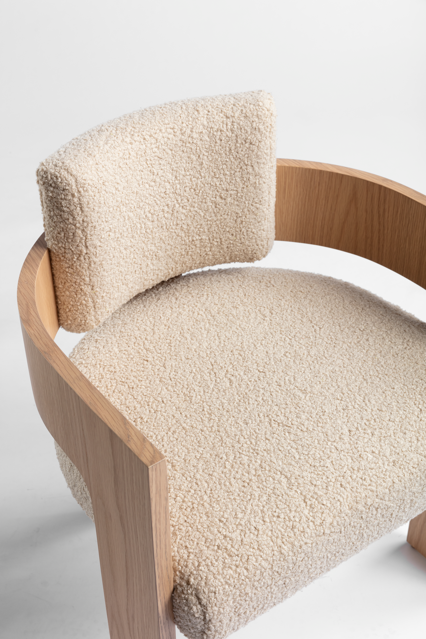 Shown in Natural Oak frame with Oatmeal Sherpa Boucle cushions