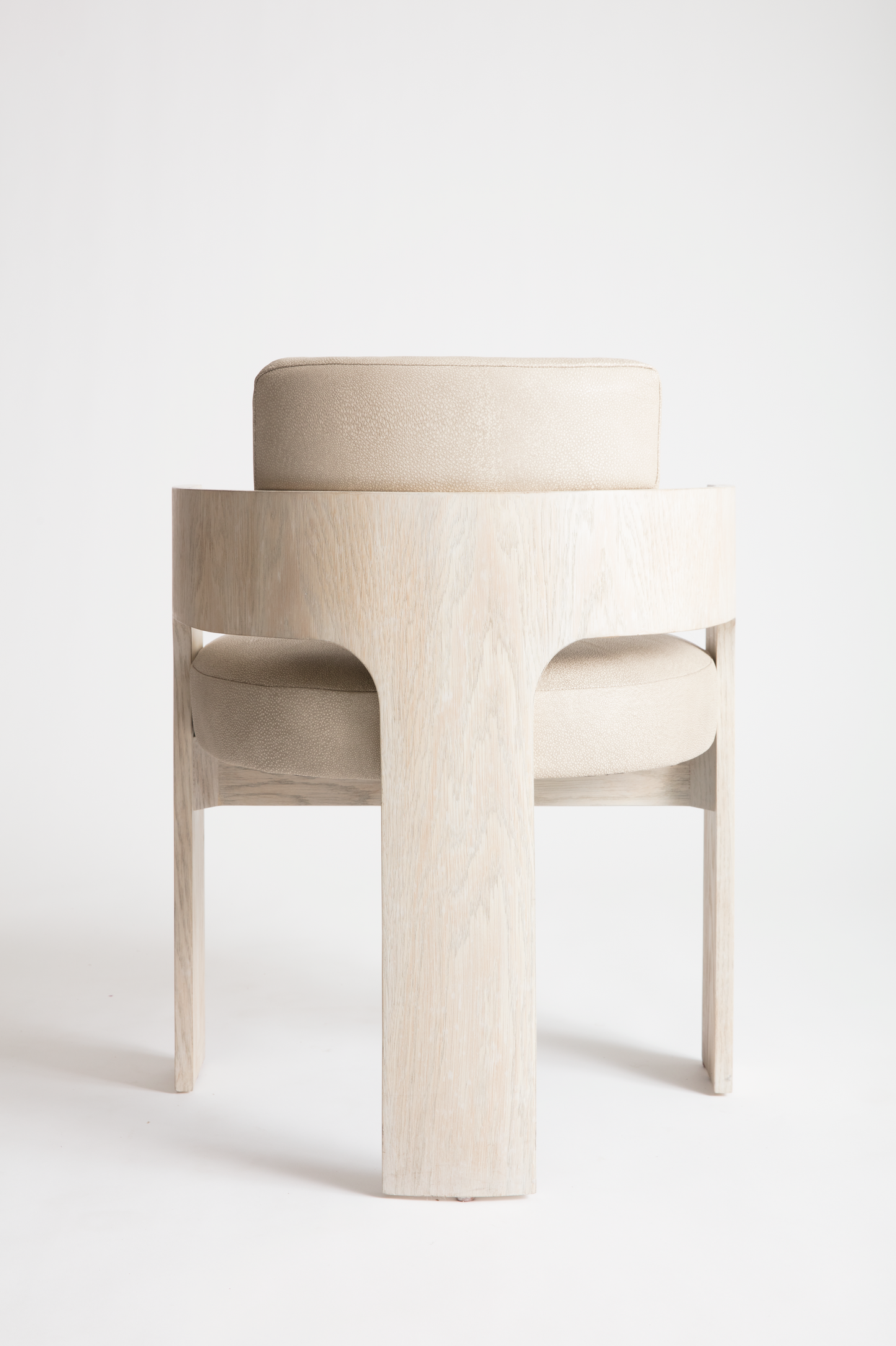 Shown in Sand Oak frame finish