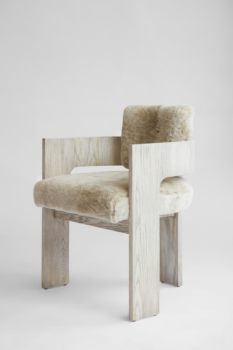 Shown in Sand Oak frame finish with Dusty Beige Shearling