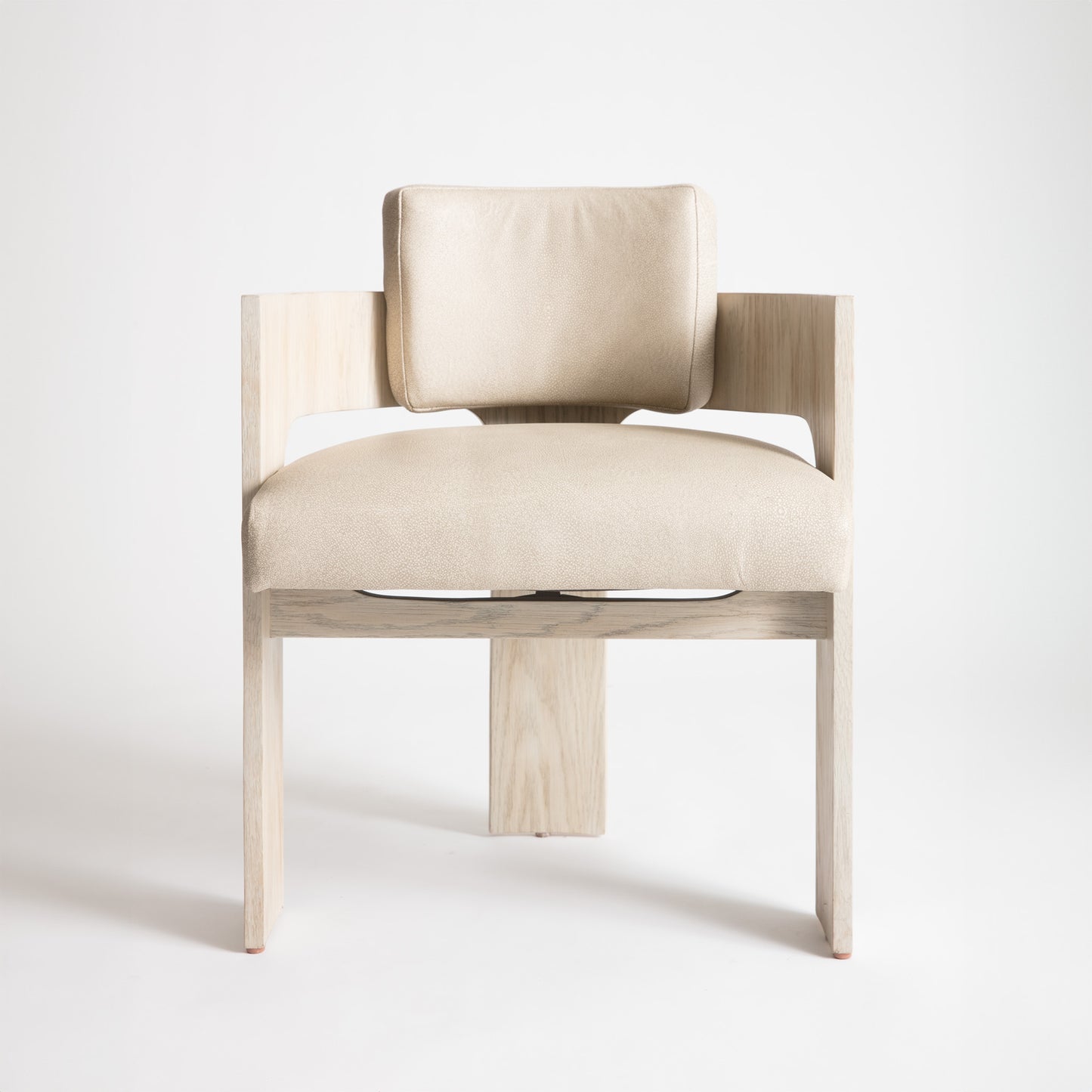 Shown in Sand Oak frame finish and COL