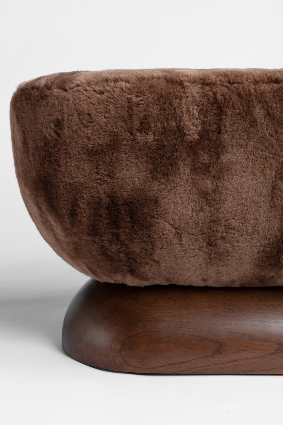 Shown in Mocha Oak base with Latte Shearling top