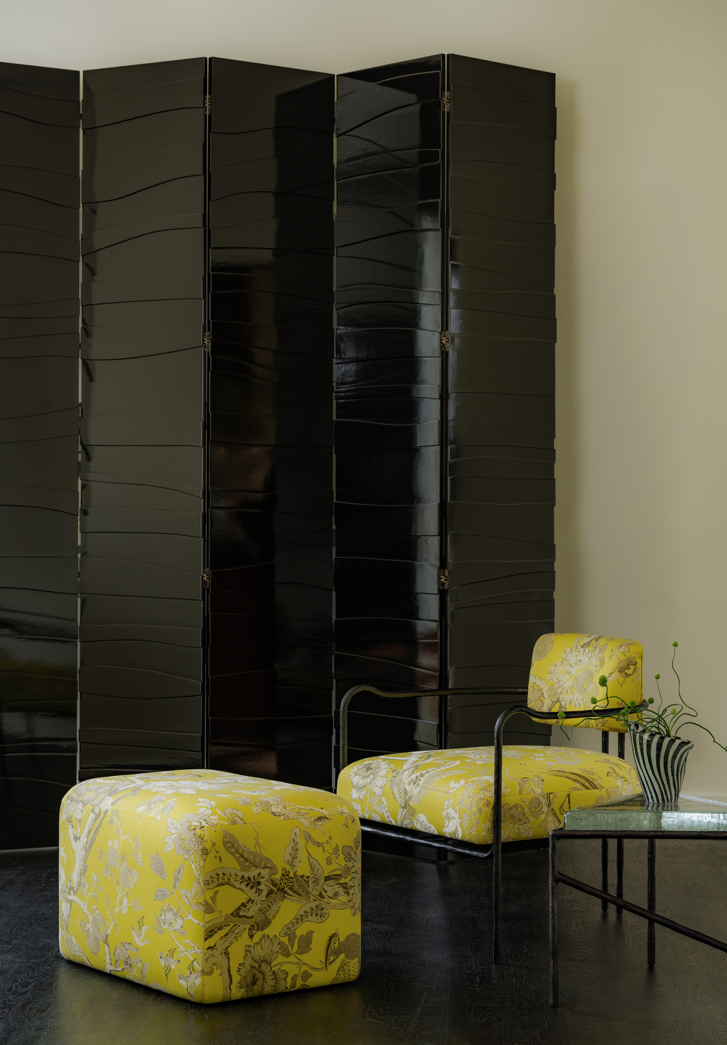 C Back Lounge Chair - COM