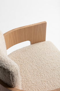 Shown in Natural Oak frame with Oatmeal Sherpa Boucle cushions