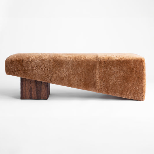 Shown in Chiseled Mocha Oak base with Nougat Shearling top