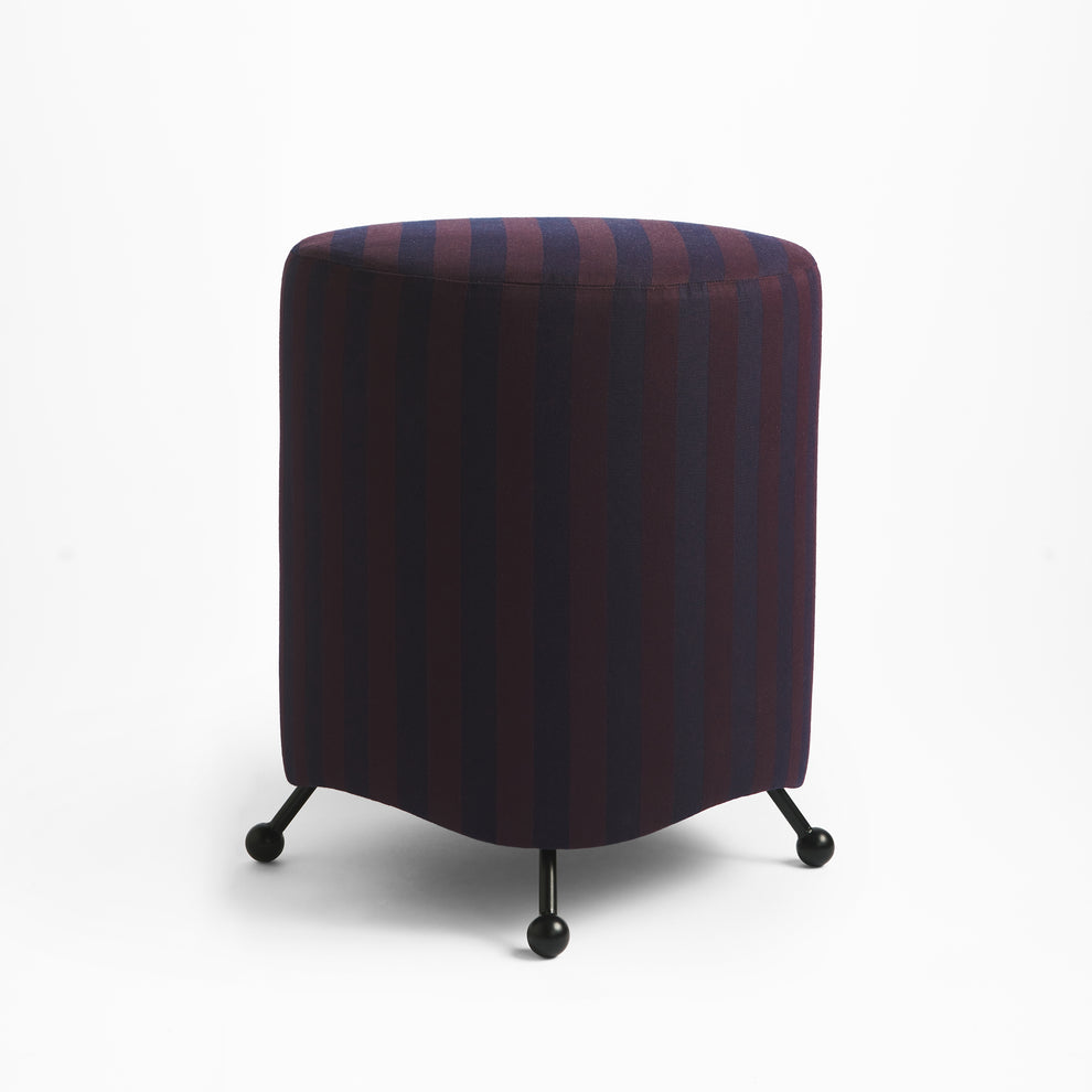 Shown in Hand-forged Iron black satin base with COM
