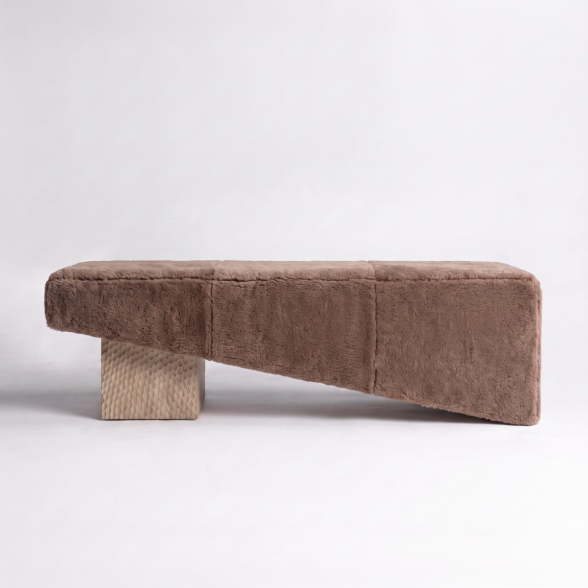 Chiseled Sand Oak + Latte Shearling