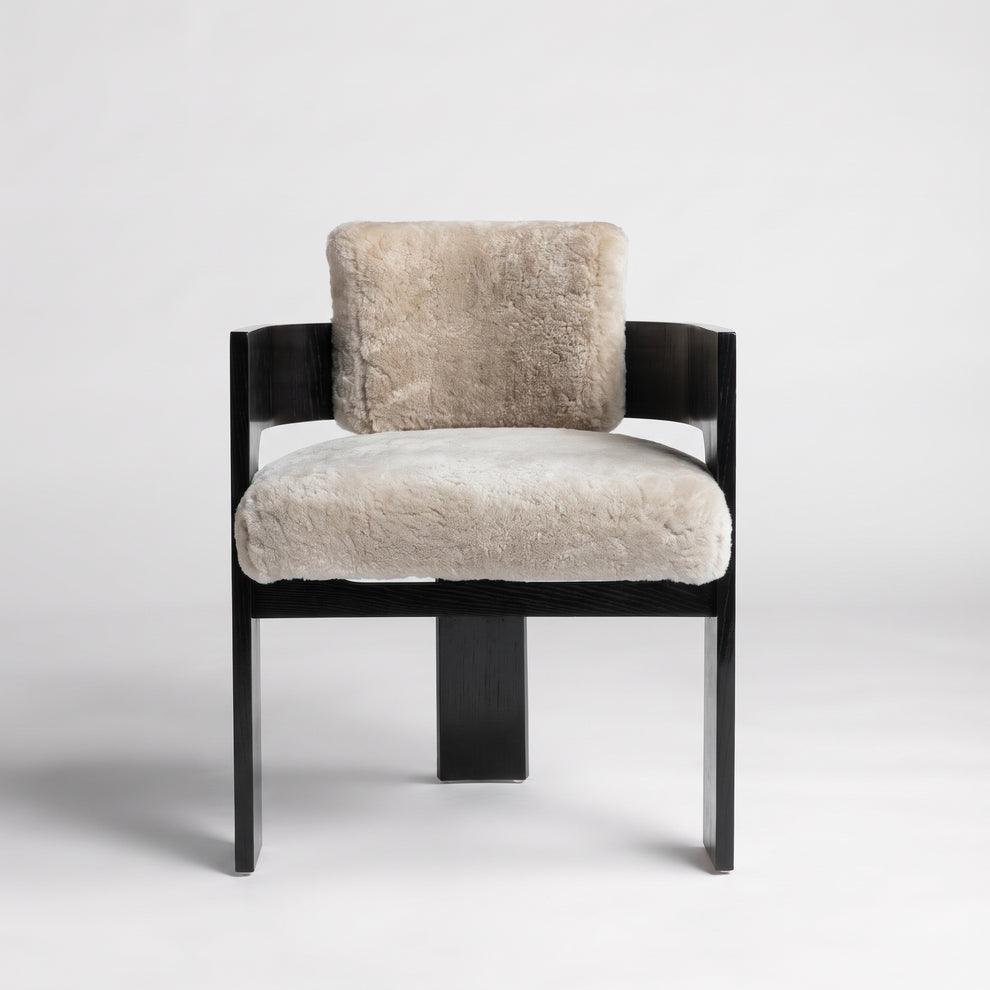 Gloss Ebony Oak + Dusty Beige Shearling
