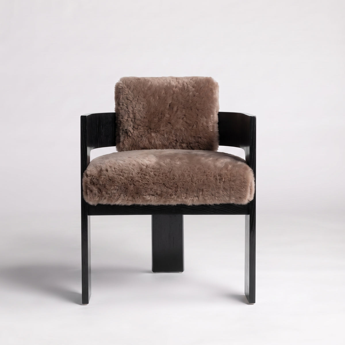 Gloss Ebony Oak + Latte Shearling