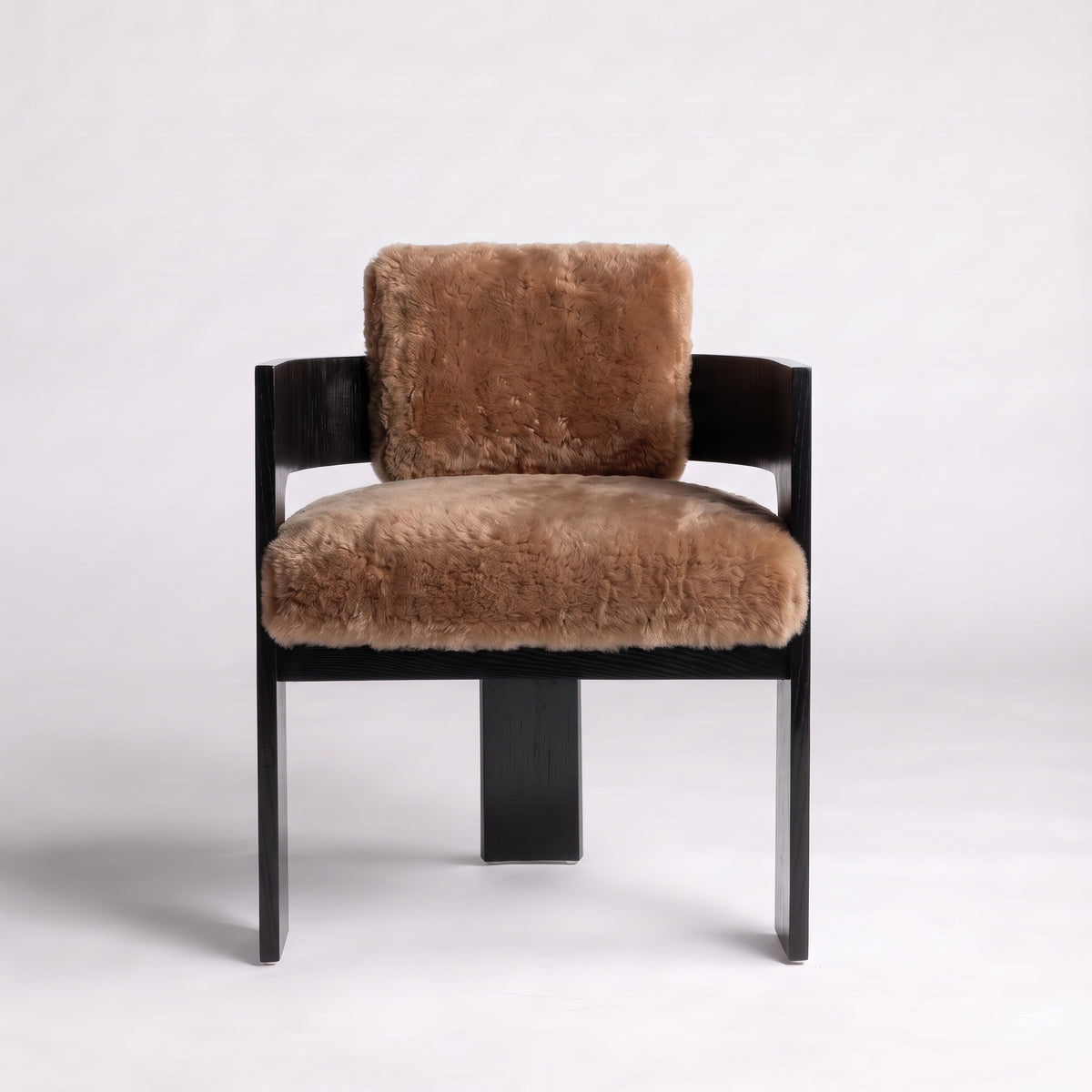 Gloss Ebony Oak + Nougat Shearling